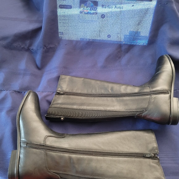 Ladies Boots - Picture 3 of 11